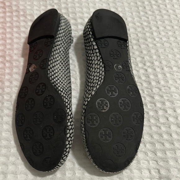 Tory Burch Black and Gray Snake Print Calf Hair Women's Flats Size 9 - Picture 3 of 3